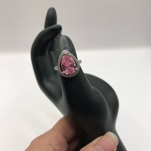 Pink faceted teardrop shaped glass gem fashion Ring